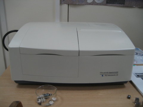 T70 UV/VIS Spectrometer