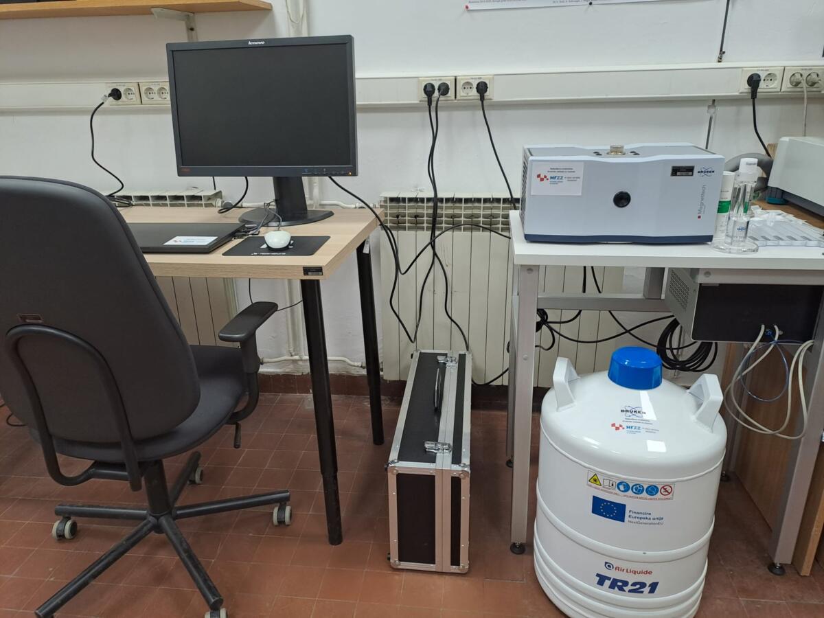 Magnettech EPR spectrometer