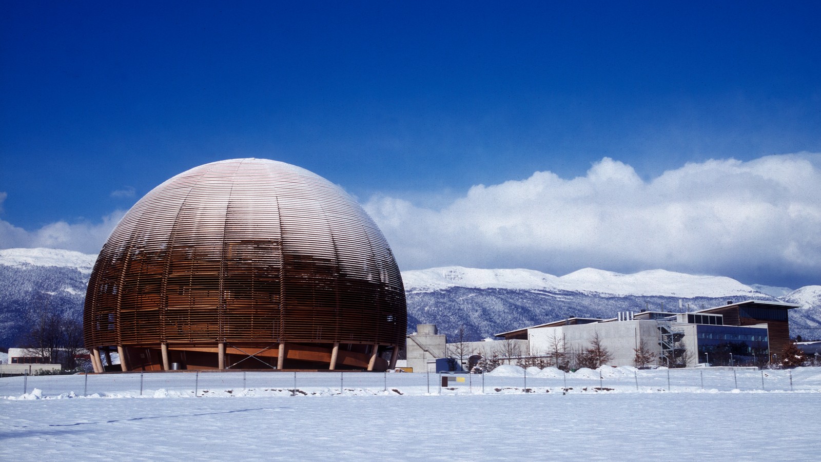 Poziv nastavnicima fizike: istražite čudesni svijet elementarnih čestica i nuklearne fizike u CERN-u!