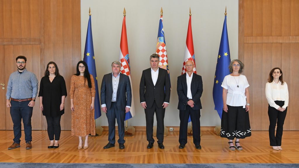 Ruđer Bošković Institute Scientists Present Research Results to President Milanović on Effects of Microplastics in Aquatic Ecosystems