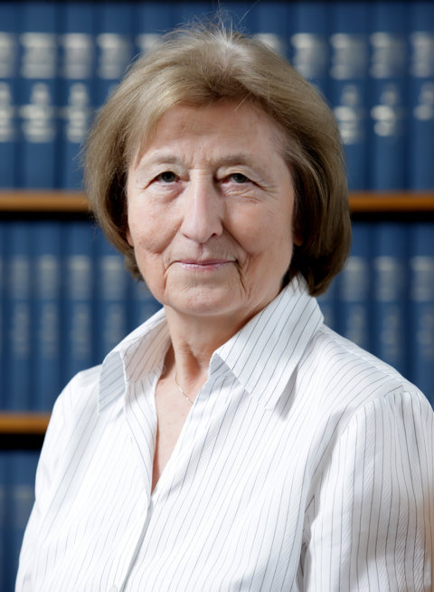 Dr. sc. Božena Ćosović